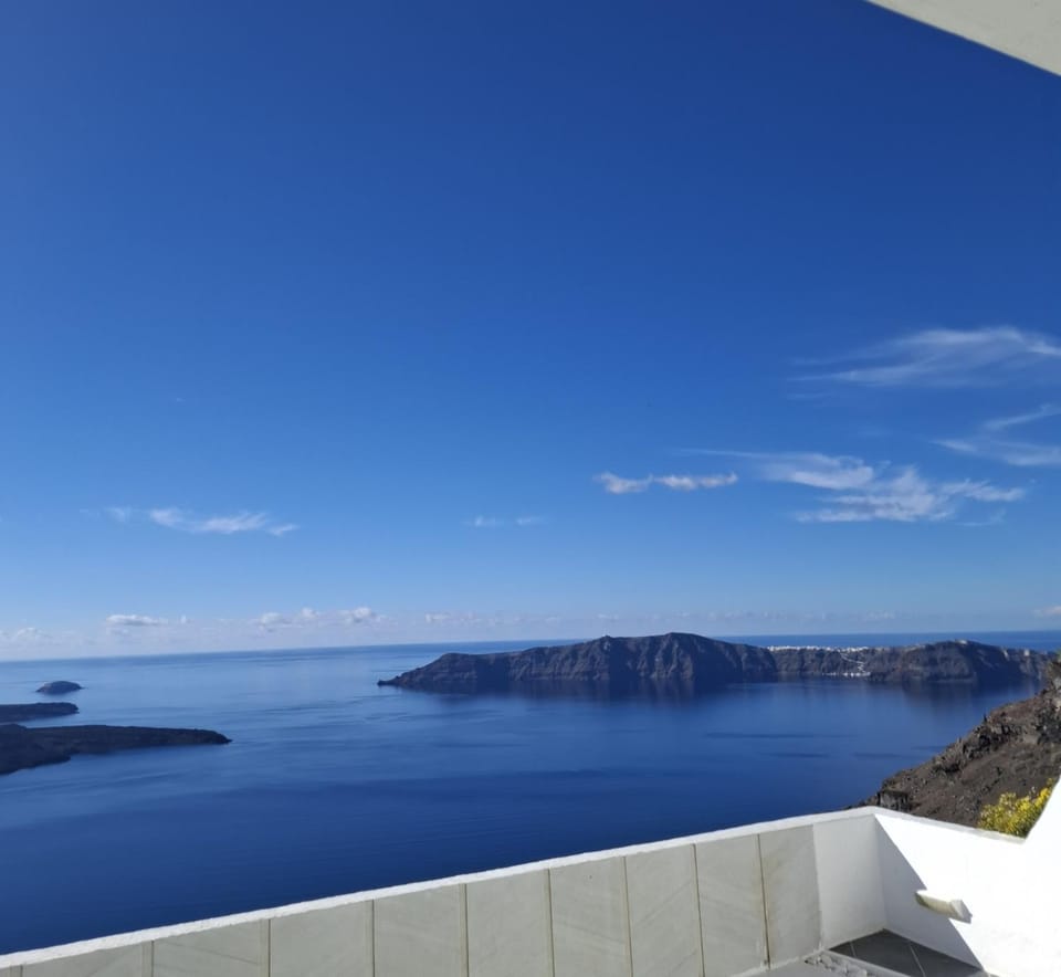 SMART Emboreio stay Hotel in Santorini