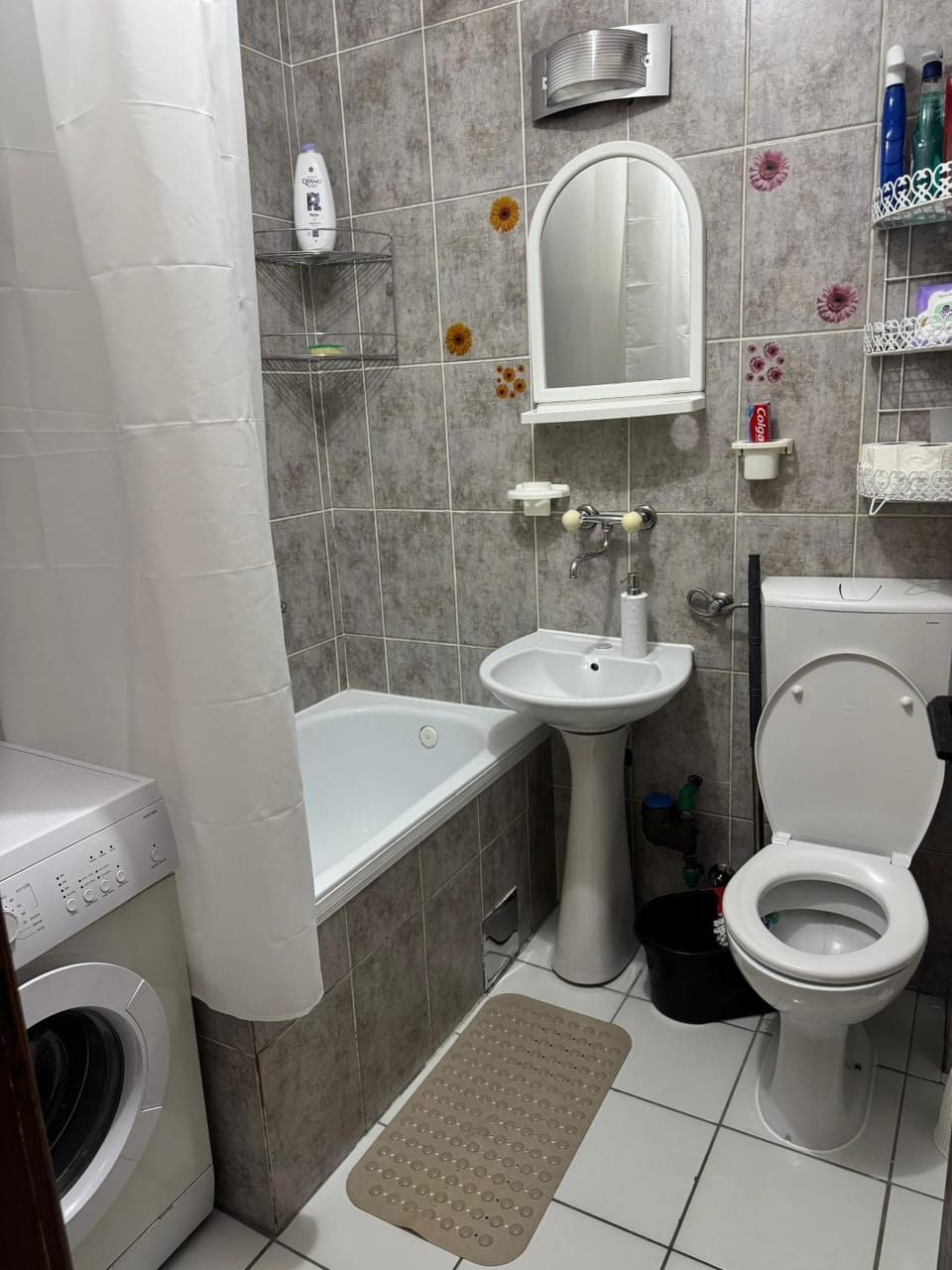 Shower, Toilet, Bathroom, Bath, towels