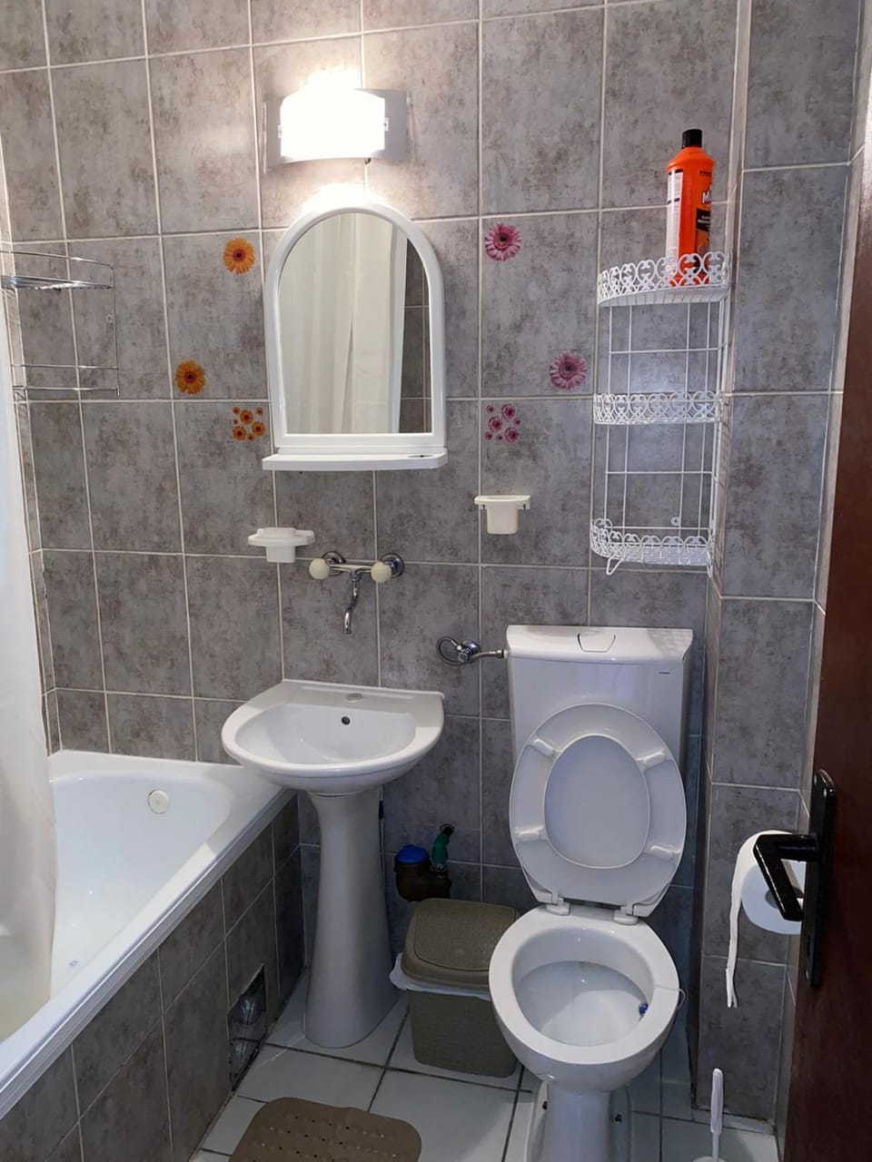 Shower, Toilet, Bathroom, towels