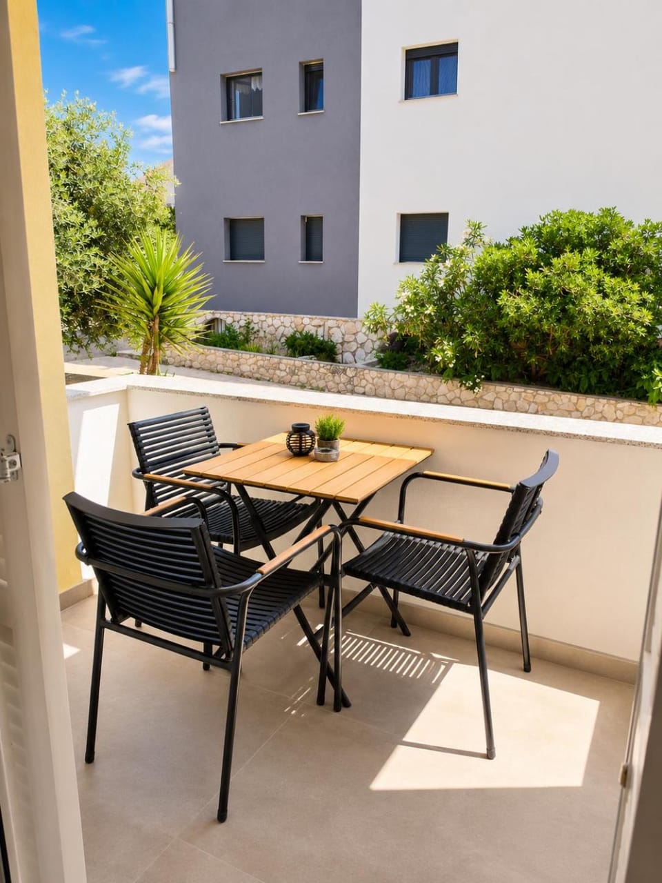 Day, Balcony/Terrace, Seating area
