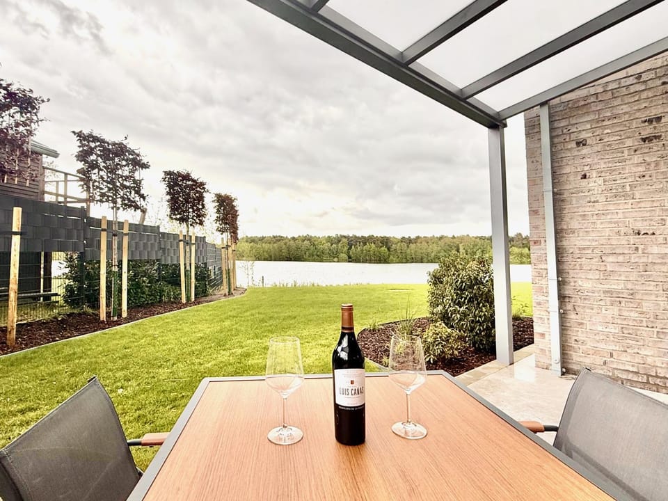 Apartments am See - privater Strand Apartment in Lower Saxony, Germany