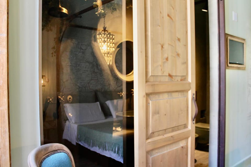 Shower, Bed, Bathroom, Photo of the whole room, Bedroom