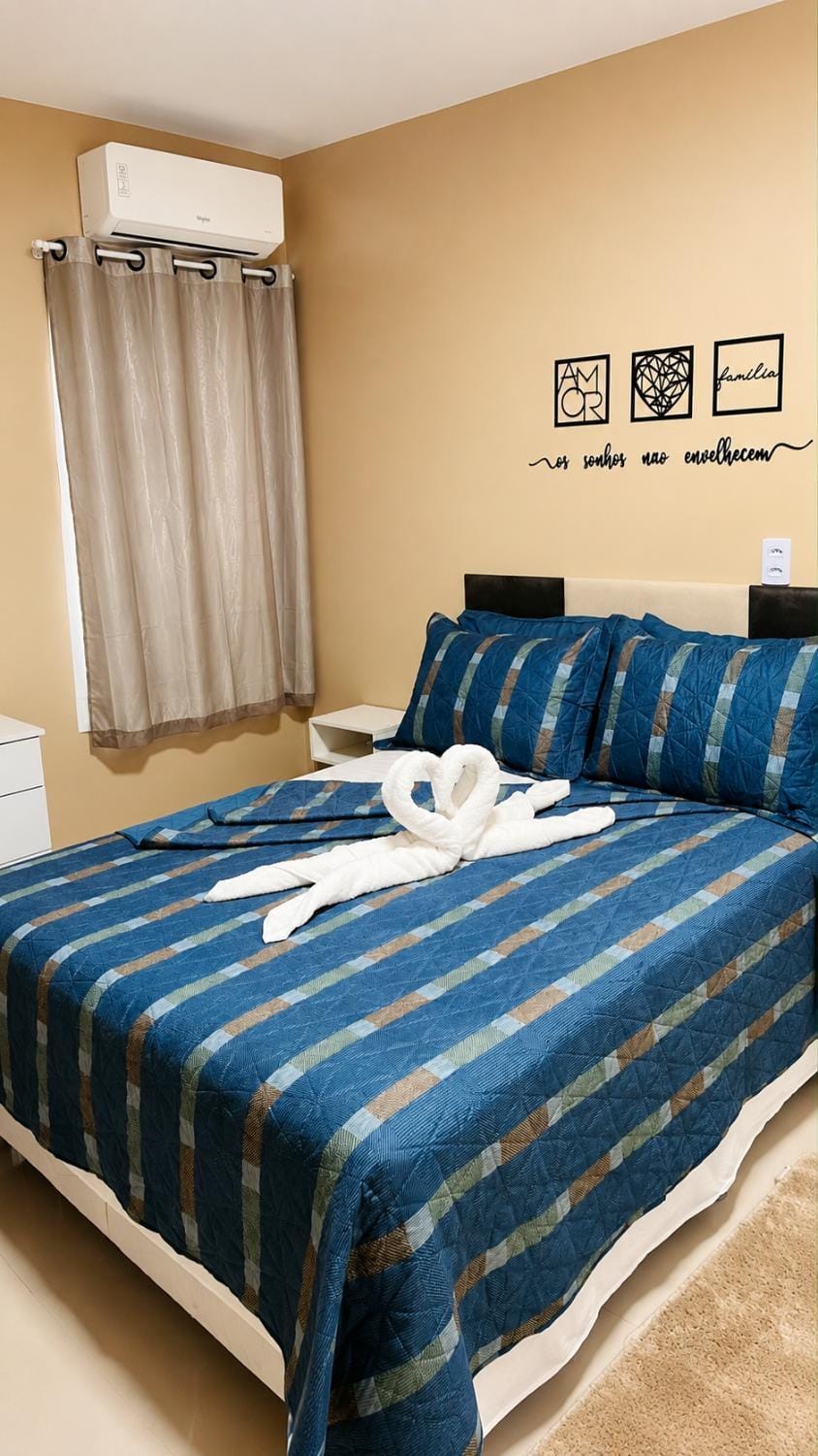 Bed, Photo of the whole room, Bedroom, air conditioner