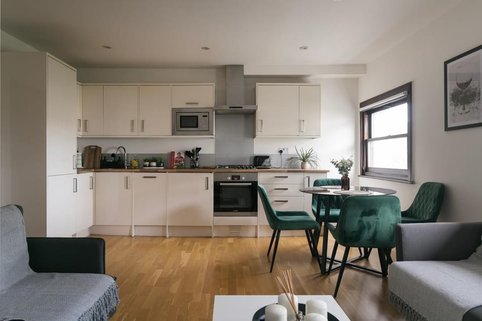 Modern new 1 Bed Battersea Clapham Near River Apartment in London