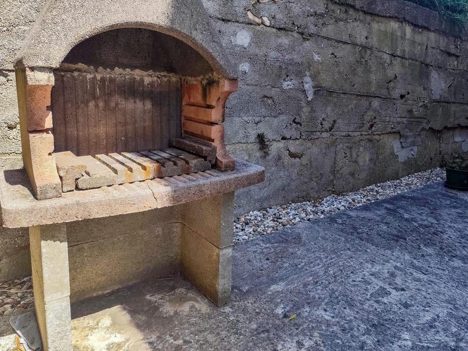 Patio, BBQ facilities