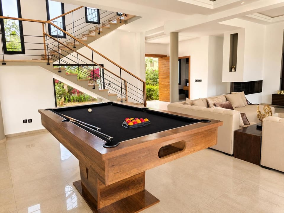 Domaine Palm Oasis Villas & Piscine 25m 6 suites 8 chambres - HomeCity Signature Villa in Casablanca-Settat