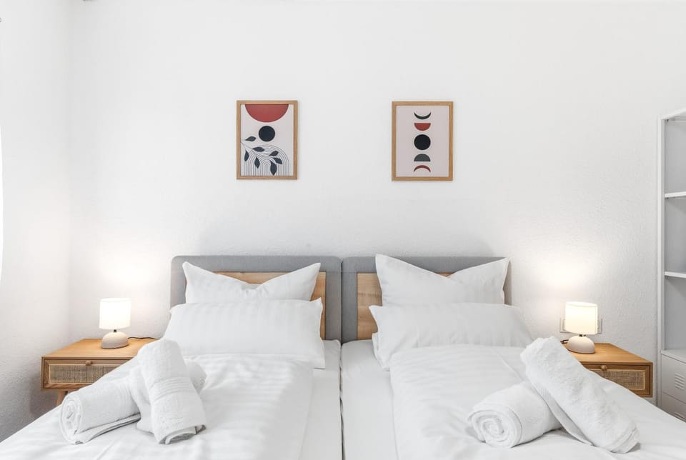 Bed, Photo of the whole room, Decorative detail, Bedroom, furniture, towels, wardrobe