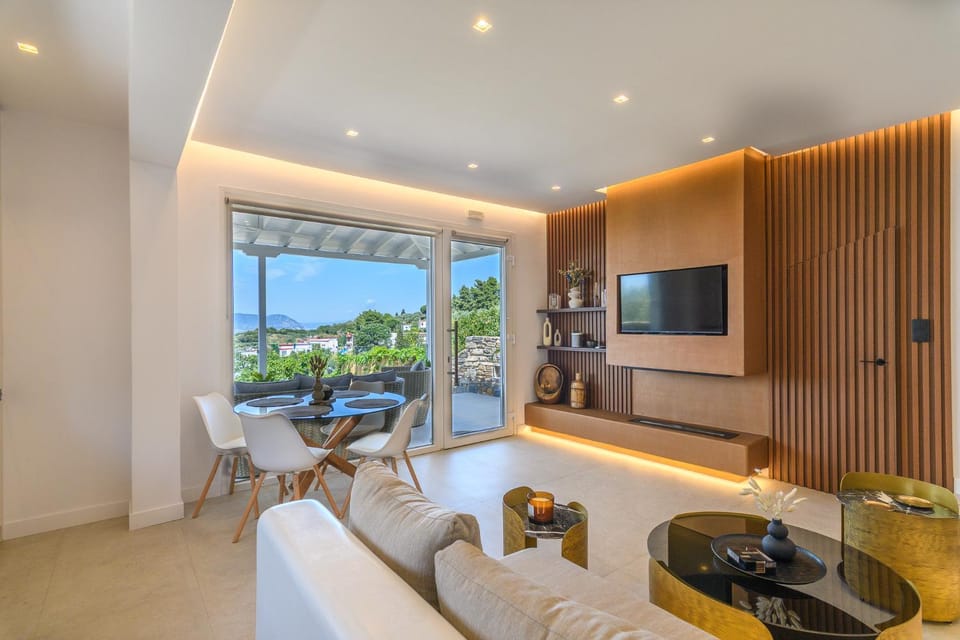 TV and multimedia, Living room, Seating area, Dining area