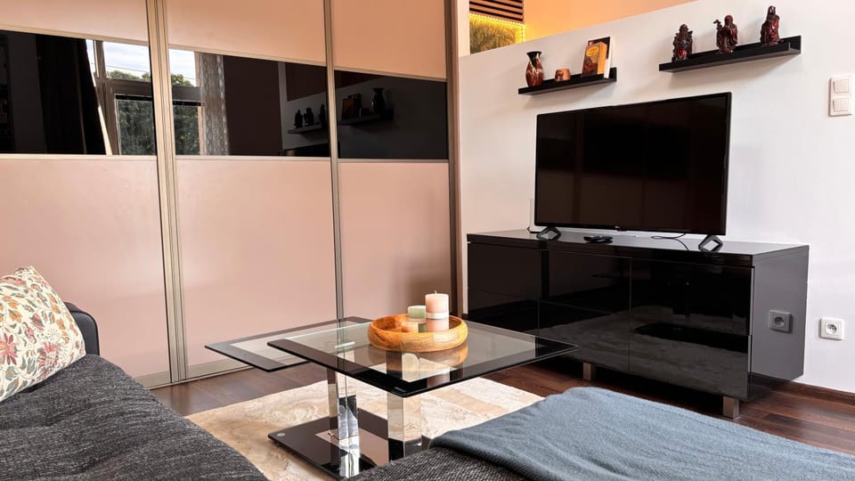 Elegant Escape apartment VI - City Centre & Free Parking Apartment in Bratislava