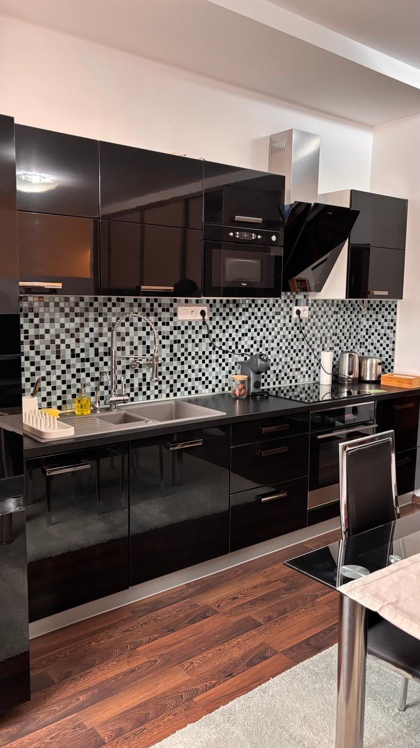 Elegant Escape apartment VI - City Centre & Free Parking Apartment in Bratislava