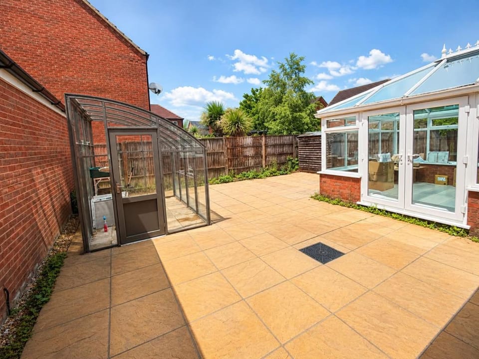 Spacious 4BR, 2 Reception Rooms in Spalding, Free Parking, Sleeps 7 Villa in Spalding