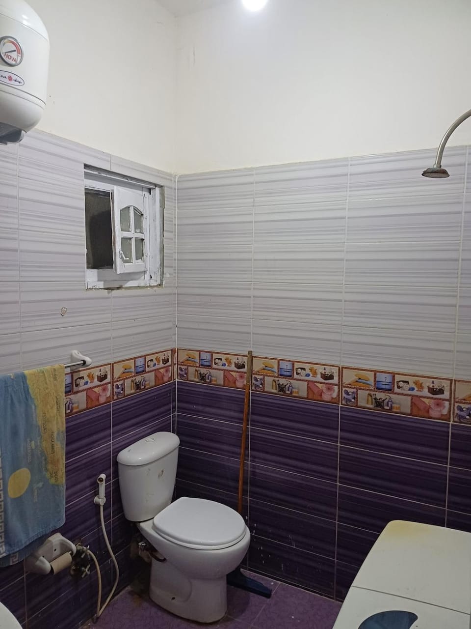 Bathroom, towels