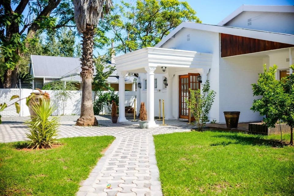 Makays Guests House Kimberley Bed and Breakfast in South Africa
