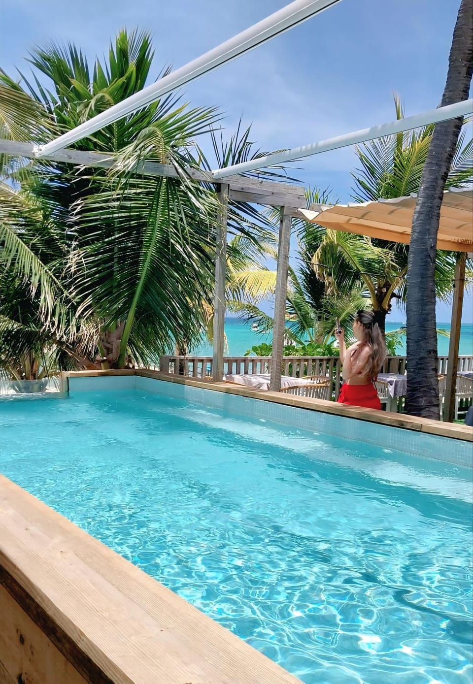 Restaurant/places to eat, Day, Natural landscape, Activities, Swimming pool, group of guests