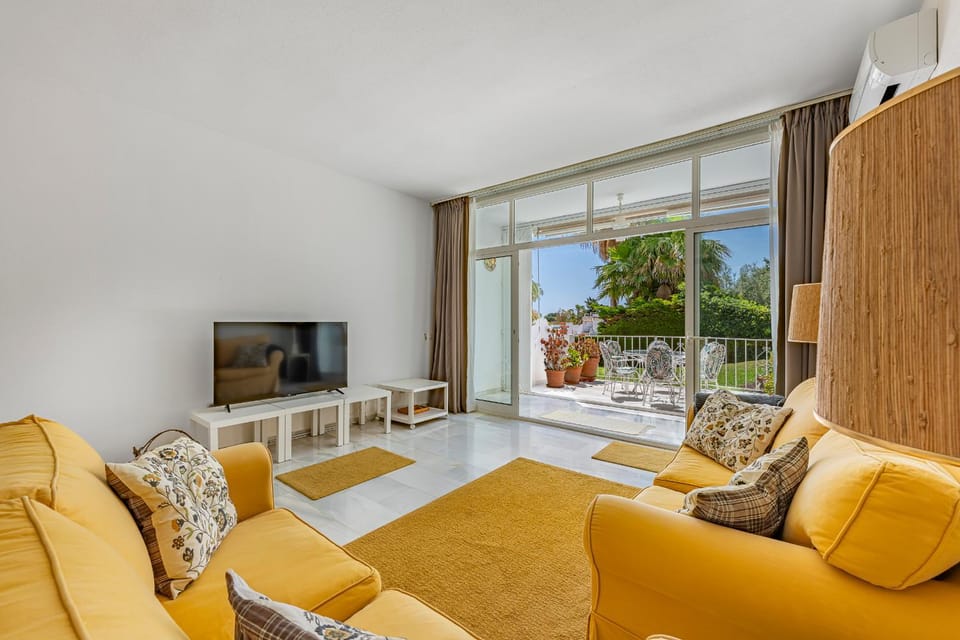Balcony/Terrace, Living room, Garden view