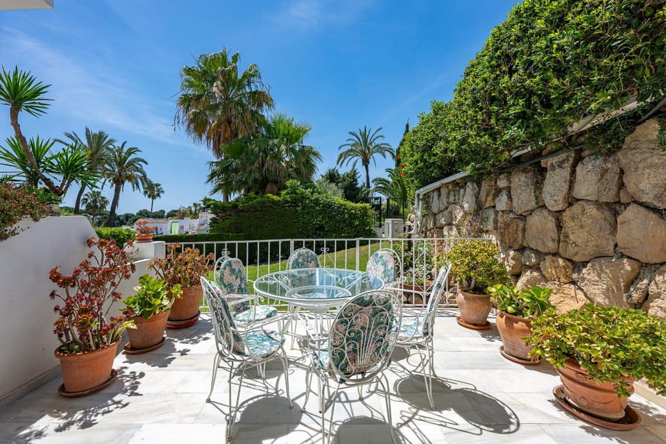 Balcony/Terrace, Garden view