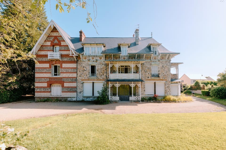 Property building, Spring, Day, Garden, Garden view