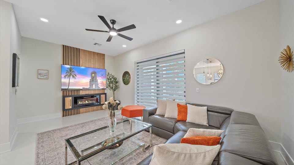 Coastal Moderne by SkyRun Sarasota House in Sarasota