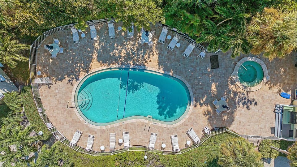 Bayside Hideaway at Beach Castle #27 House in Longboat Key