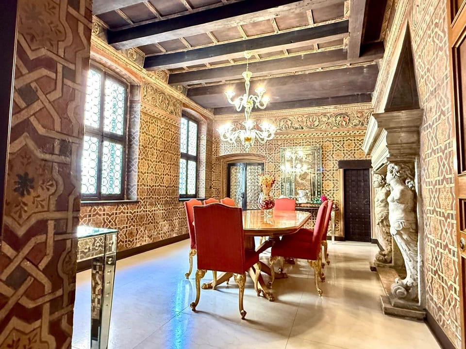 Living room, Lounge or bar