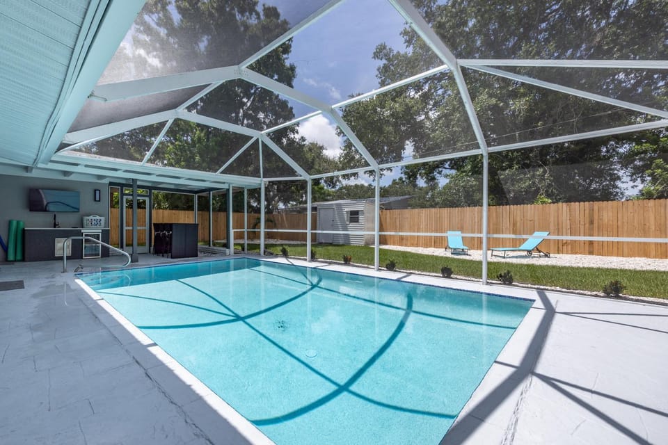 Poolside Paradise House in Sarasota