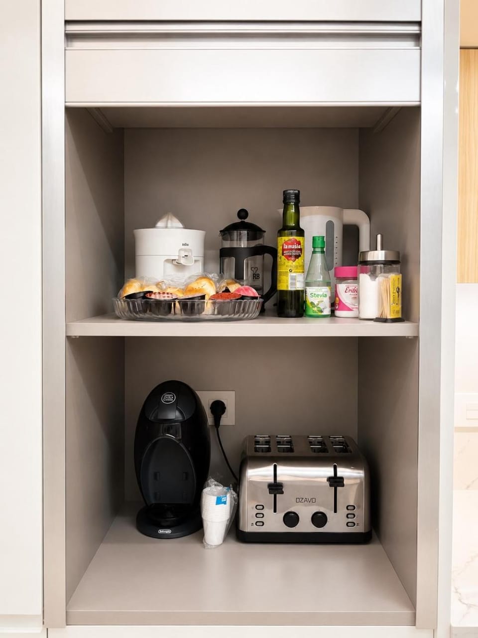 Coffee/tea facilities, Food, toaster