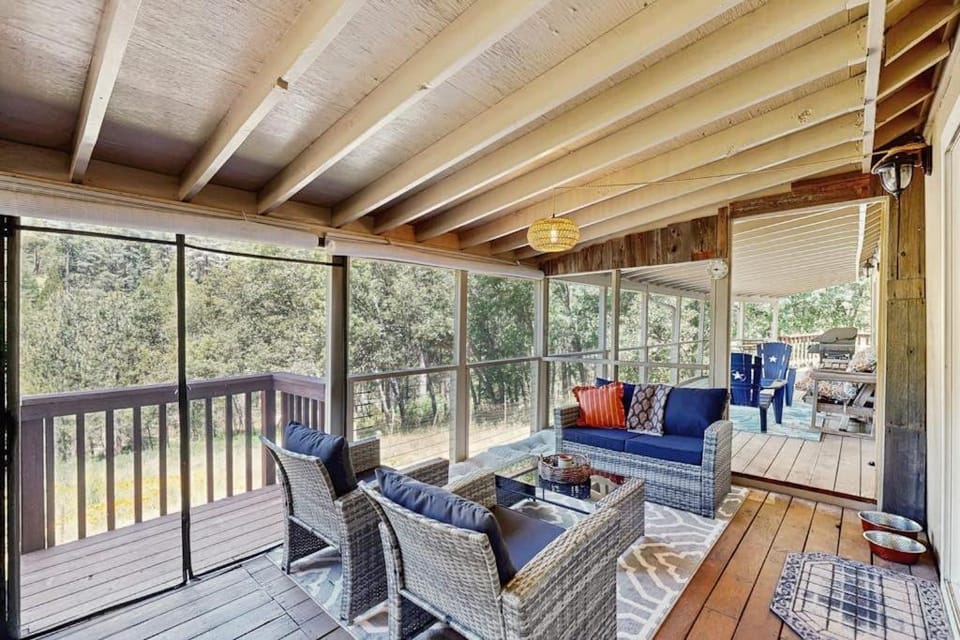 Flume-Side Cottage House in Hathaway Pines