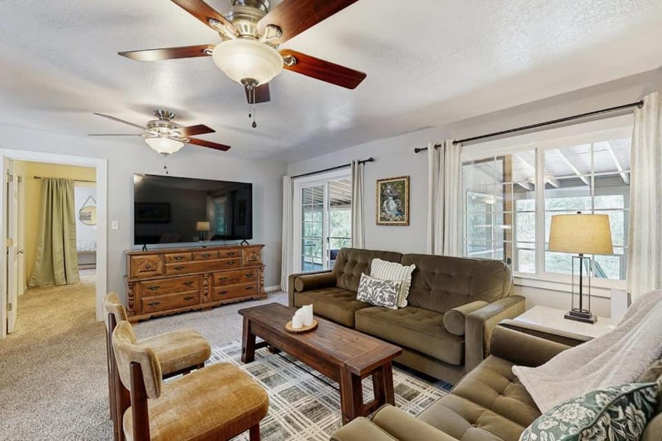 Flume-Side Cottage House in Hathaway Pines