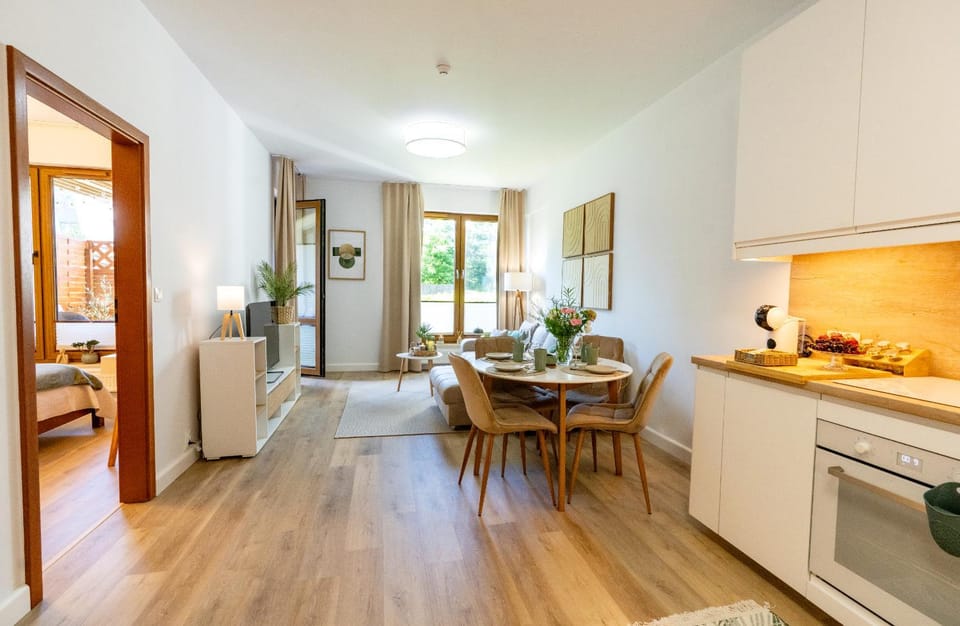 Kitchen or kitchenette, Living room, Seating area, stove