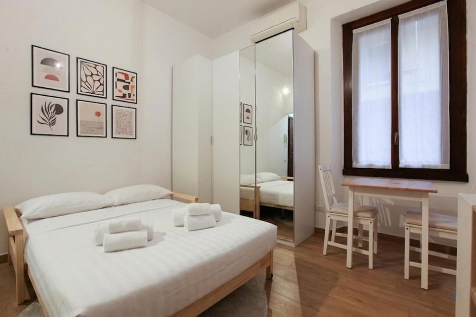 Cozy Apartment near Central Station Apartment in Milan