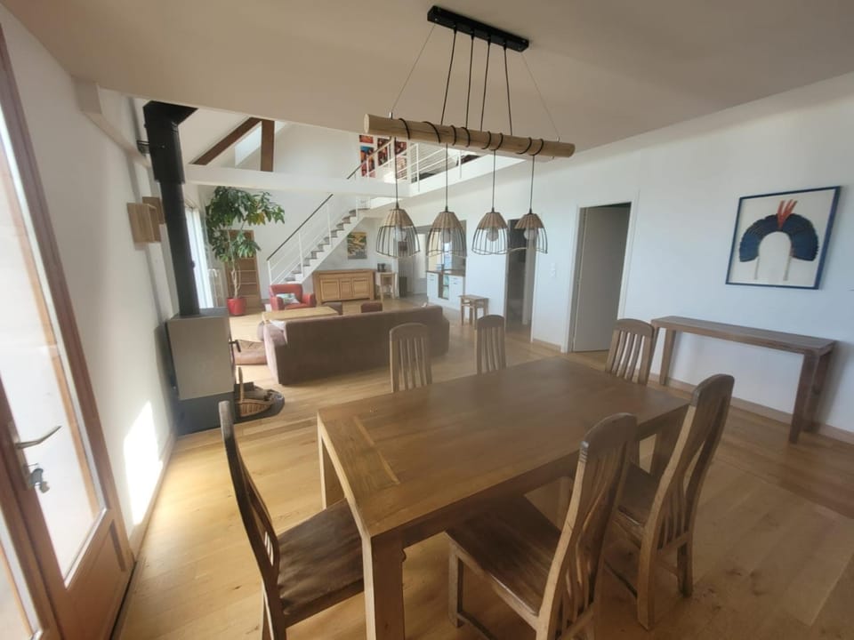 Living room, Seating area, Dining area