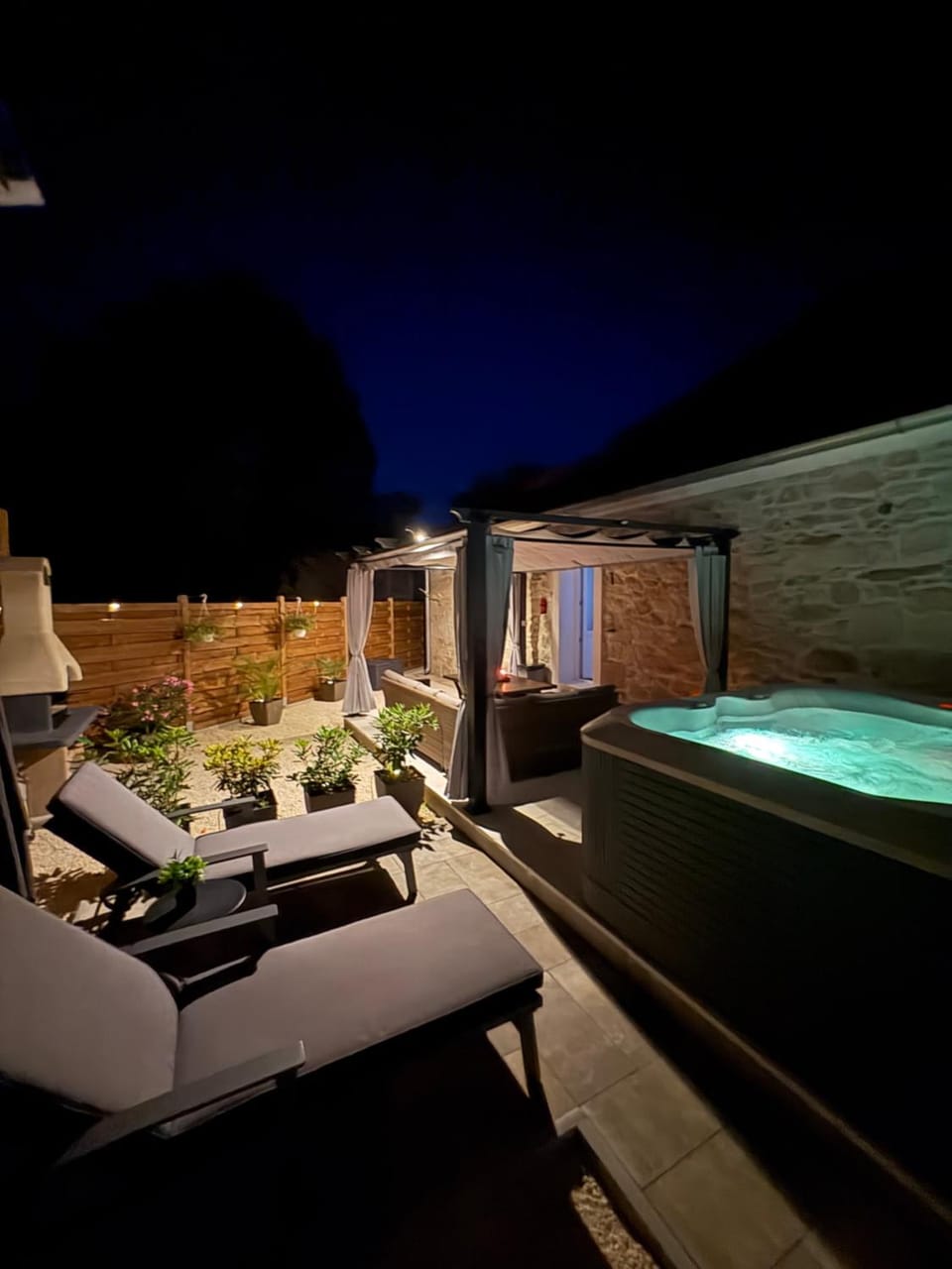 Patio, Hot Tub, sunbed