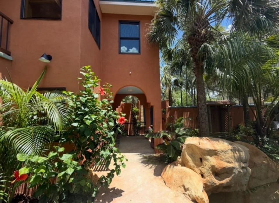 Casa Cascada Bed and Breakfast in DeLand
