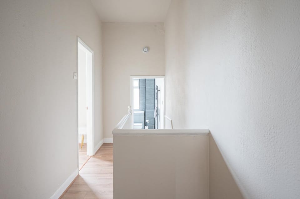 KING BED Luxury 2BR City House Fast WiFi House in Barrow-in-Furness