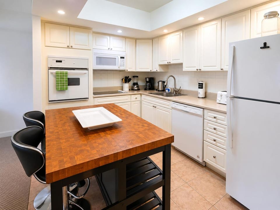 Sunny Isles Beach Oceanfront, pool and free parking Apartment in Sunny Isles Beach