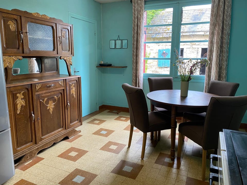 Maison Le Merle Rouge House in Centre-Val de Loire