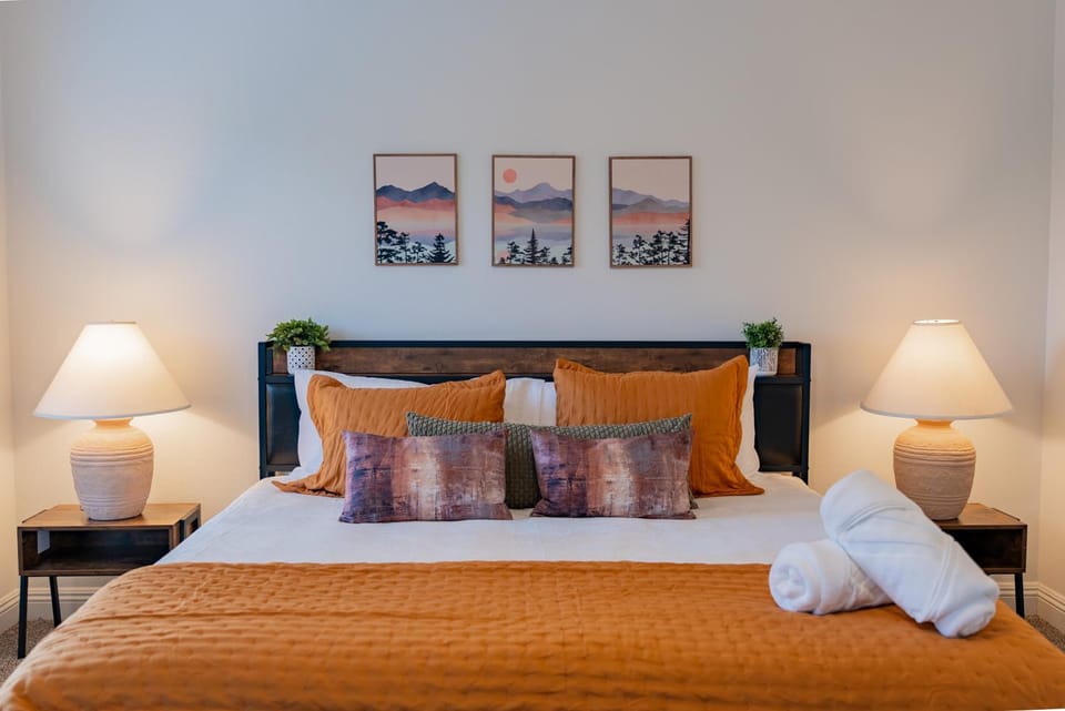 Bed, Seating area, Bedroom, furniture, towels
