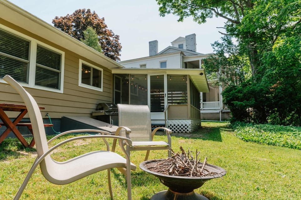 Family-Friendly Retreat near HWS House in Geneva