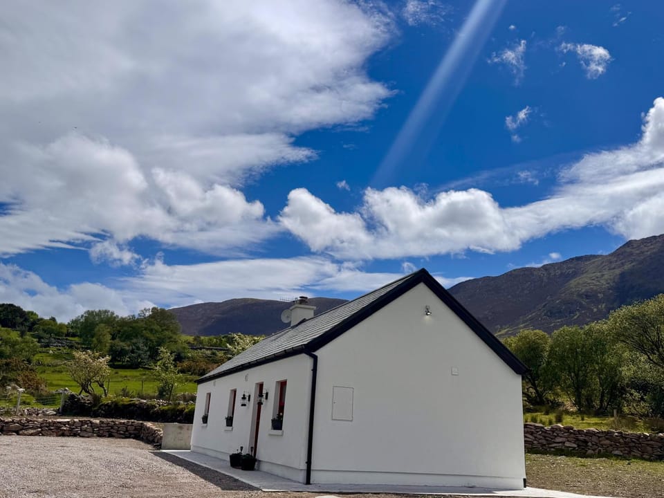 Property building, Day, Natural landscape, Mountain view