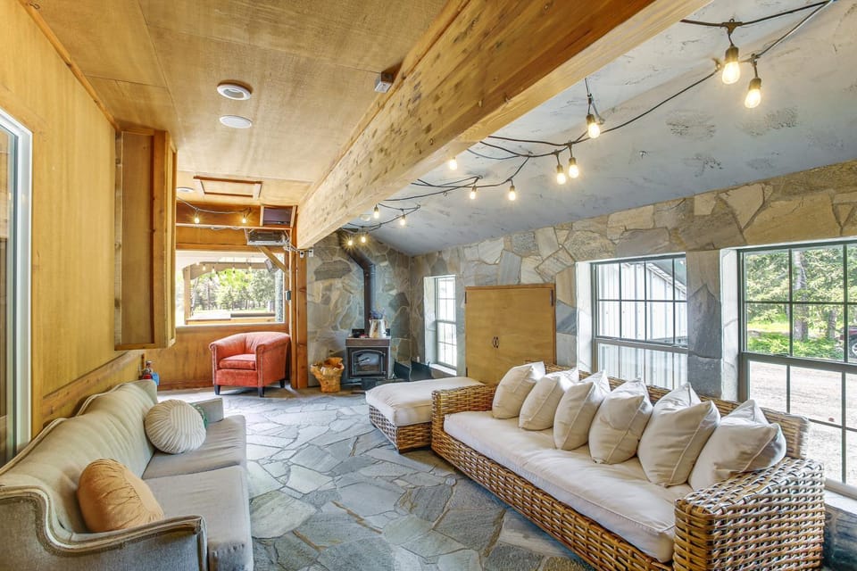 ‘Cider Mountain’ Athol Reunion Haven on 140 Acres House in Idaho