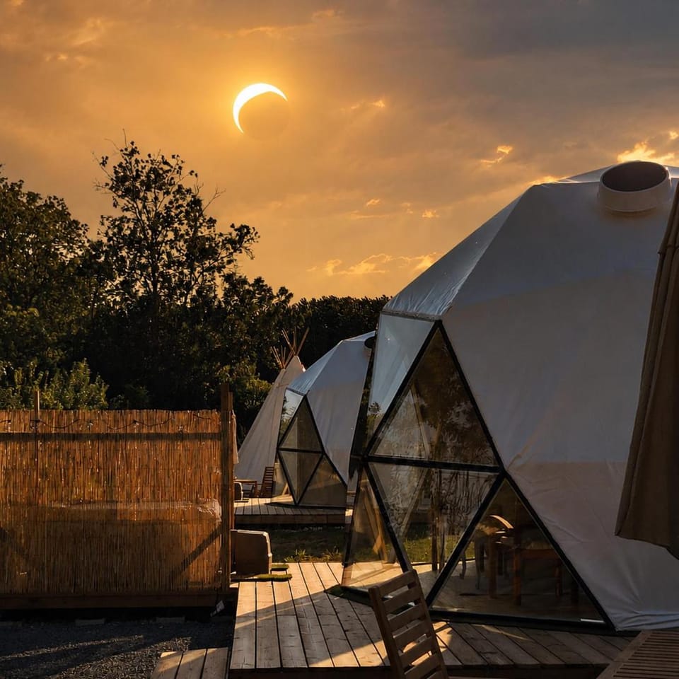 ESCAPADE INSOLITE - Dômes, Tipis, Aire de Camping-cars & Vans Bed and Breakfast in Nouvelle-Aquitaine