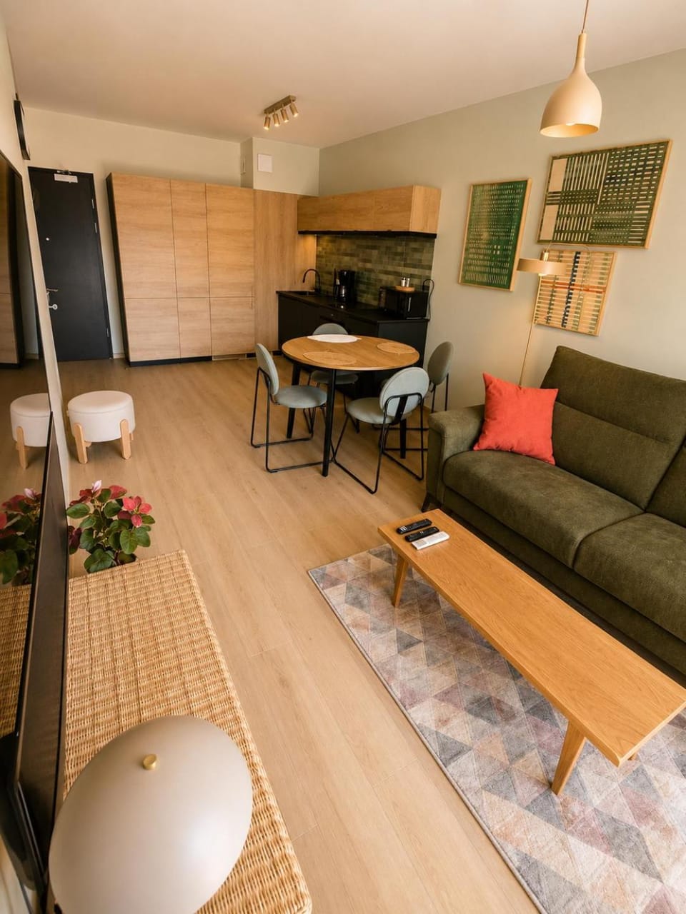 Kitchen or kitchenette, Living room
