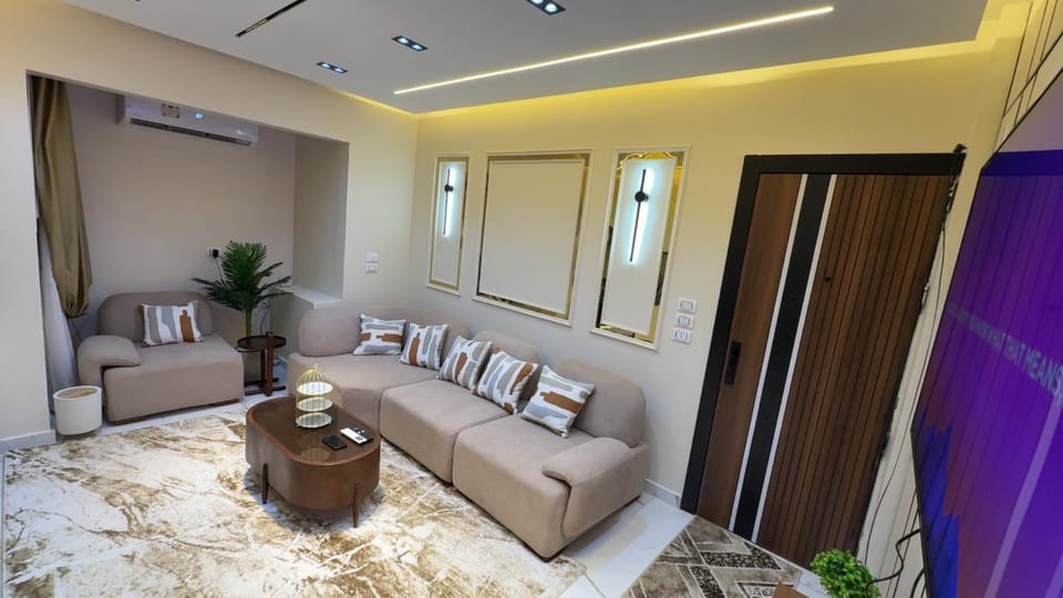 Bed, Living room, Photo of the whole room, Seating area, Bedroom, wardrobe, air conditioner
