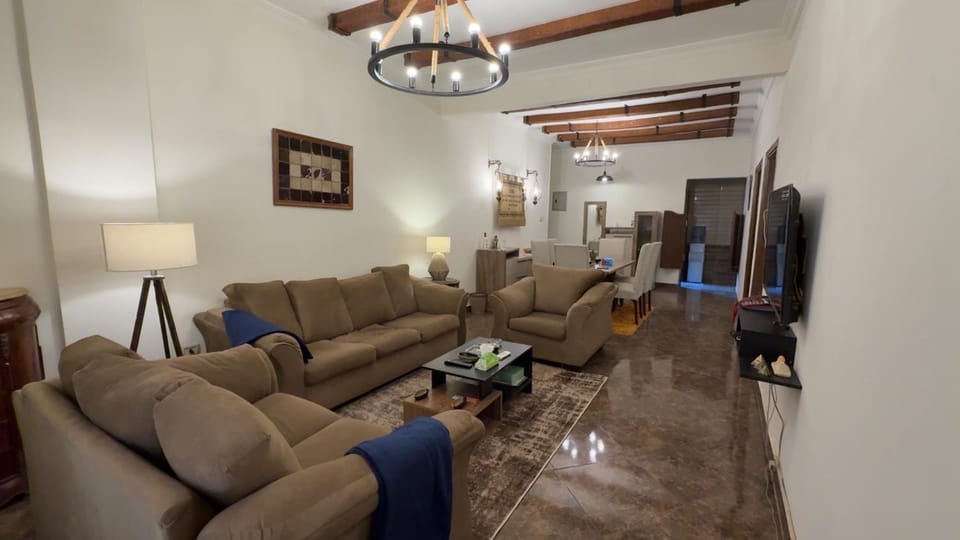 Communal lounge/ TV room, TV and multimedia, Living room, Seating area, Evening entertainment