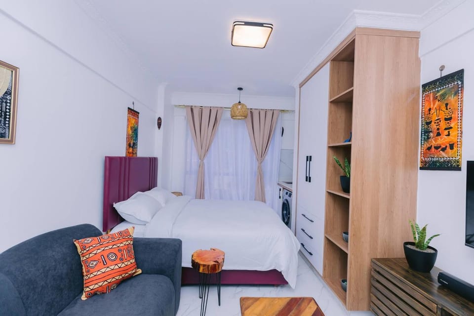 Studio in Kilimani, Five min walk to Yaya Centre, Near Adlife Plaza,Gym,Parking Apartment in Nairobi County