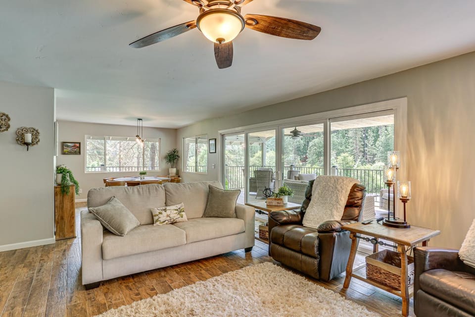 Pool & Dual Decks! Modern Trinity River Retreat House in Douglas City