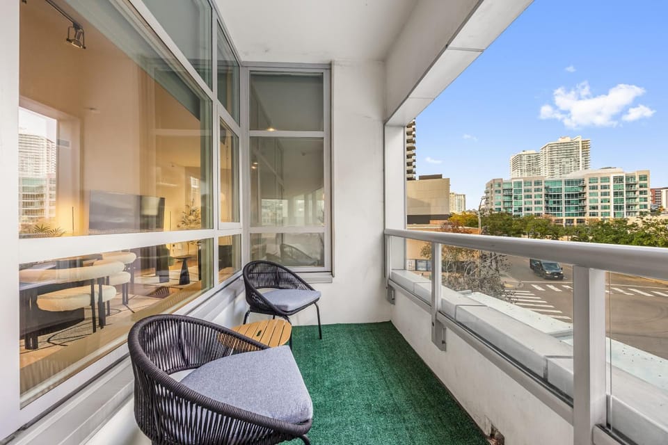 Downtown Elite Stay- Steps from Gaslamp & Petco Park Apartment in San Diego