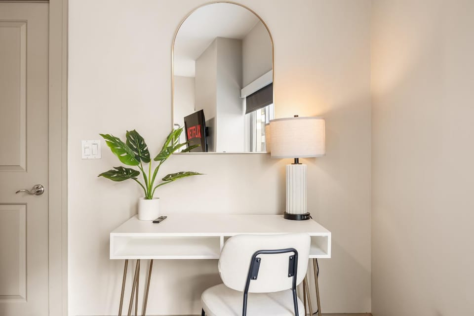 Downtown Elite Stay- Steps from Gaslamp & Petco Park Apartment in San Diego
