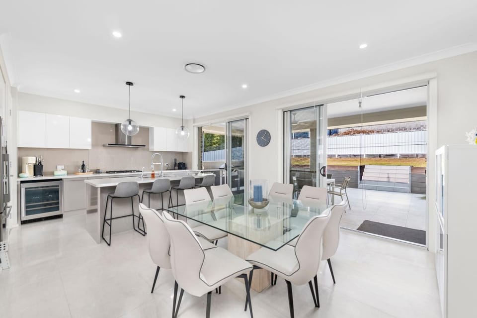 Kitchen or kitchenette, Dining area, dishwasher, oven, stove