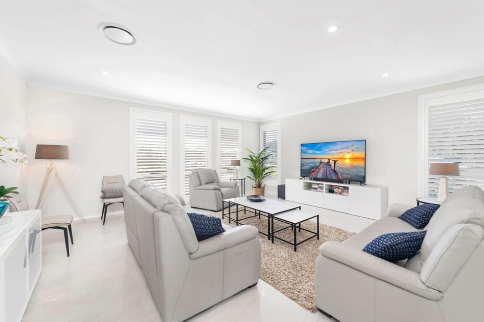 TV and multimedia, Living room, Seating area